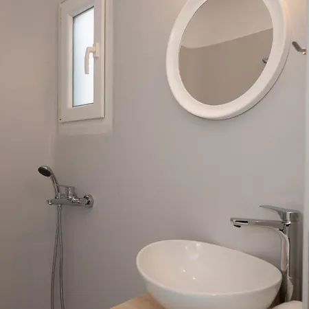 Ultramare Mykonos Beachfront House With 2 Outdoor Tubs Tatil Evi Panormos (Mykonos)