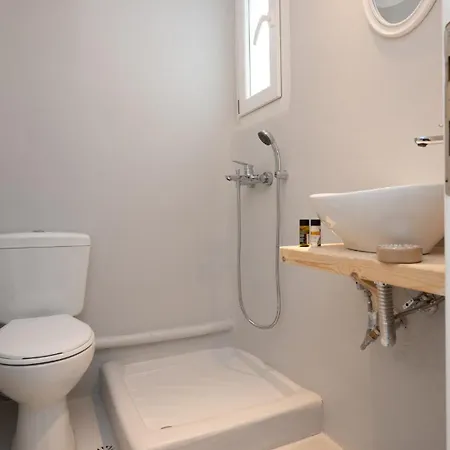 Ultramare Mykonos Beachfront House With 2 Outdoor Tubs Hébergement de vacances *