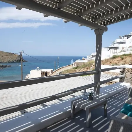 Hébergement de vacances Ultramare Mykonos Beachfront House With 2 Outdoor Tubs Panormos (Mykonos)