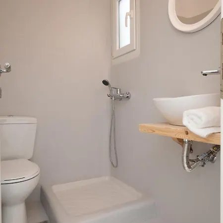 Hébergement de vacances Ultramare Mykonos Beachfront House With 2 Outdoor Tubs Panormos (Mykonos)