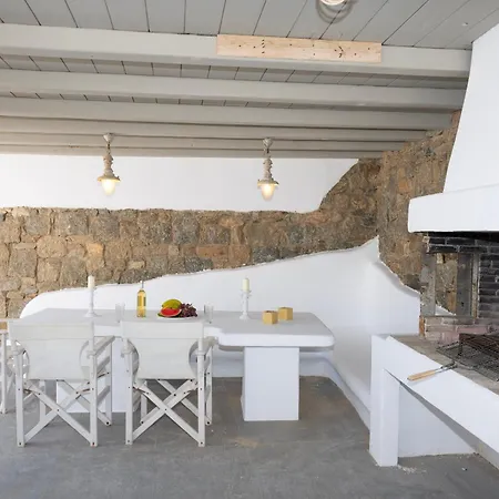 Beachfront House With 2 Hot Tubs *