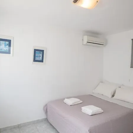 Beachfront House With 2 Hot Tubs * Panormos (Mykonos)