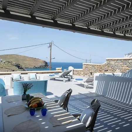 بيت للعطل Ultramare Mykonos Beachfront House With 2 Outdoor Tubs بانورموس ميكونو