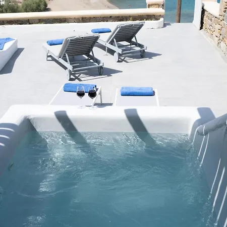 Beachfront House With 2 Hot Tubs *